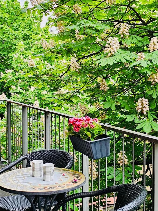 Uroczy Apartament - Angel City Краков Экстерьер фото